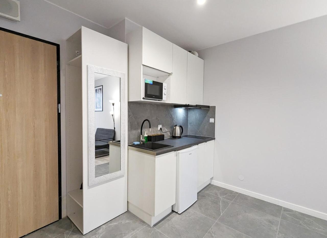 Sunapart A 182 Warsaw Luaran gambar
