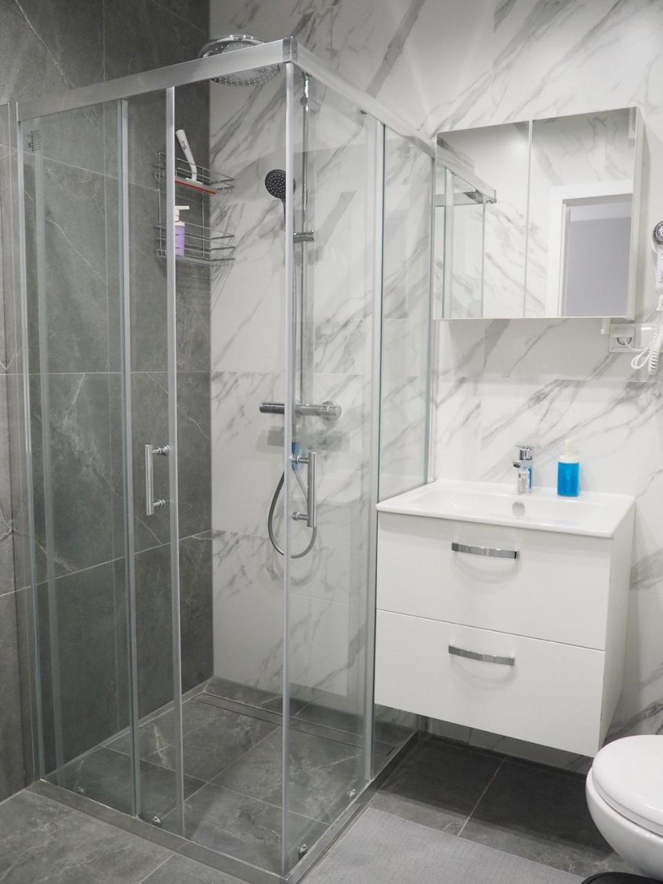 Sunapart A 182 Warsaw Luaran gambar